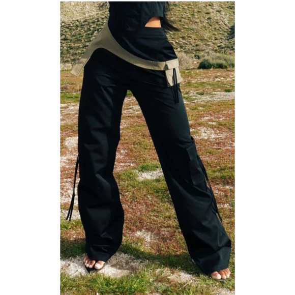 PrettyLittleThing Black Contrast Panel Packet Detail Cargos NWT Size 6 - Picture 2 of 4